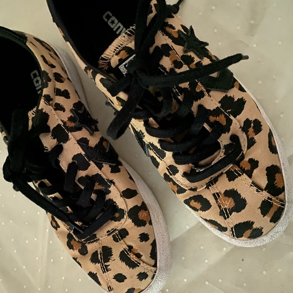 Converse All Star Animal Print Sneakers Women’s 6 Gently Preowned